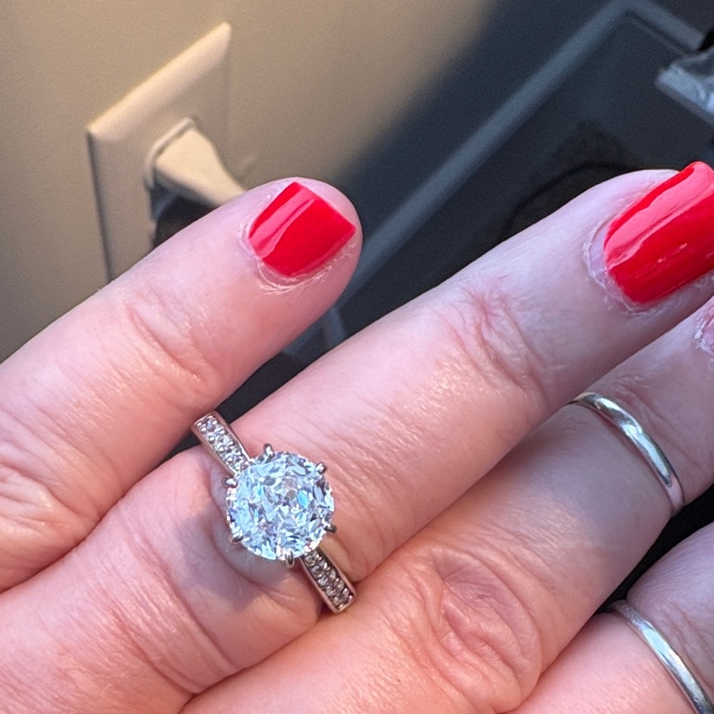 Elegant Silver Diamond Ring